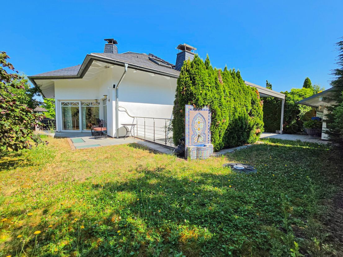 Garten und Außenansicht